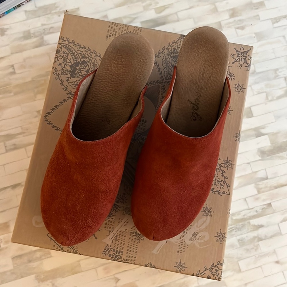 Free People: Ring Leader Clog